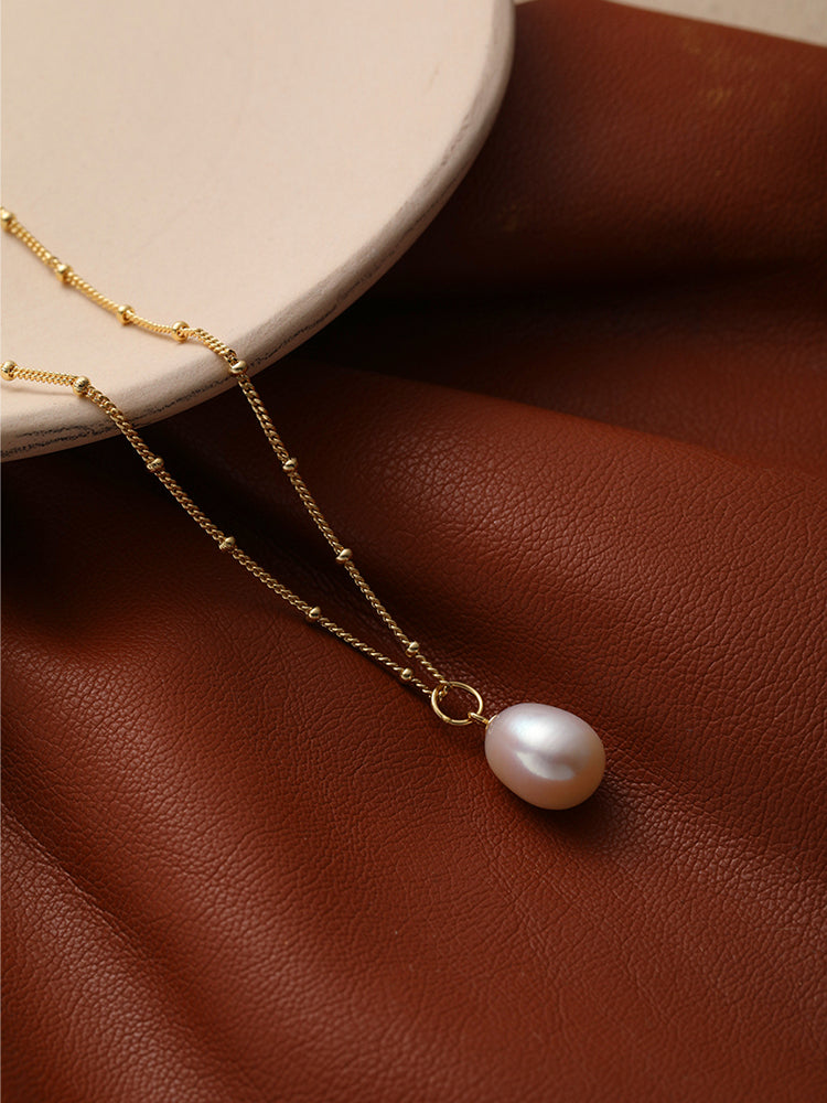 Exquisite baroque pearl necklace