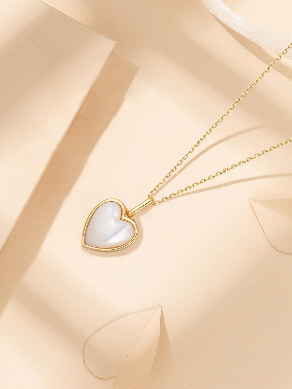 Mother of Pearl Heart Pendant Necklace