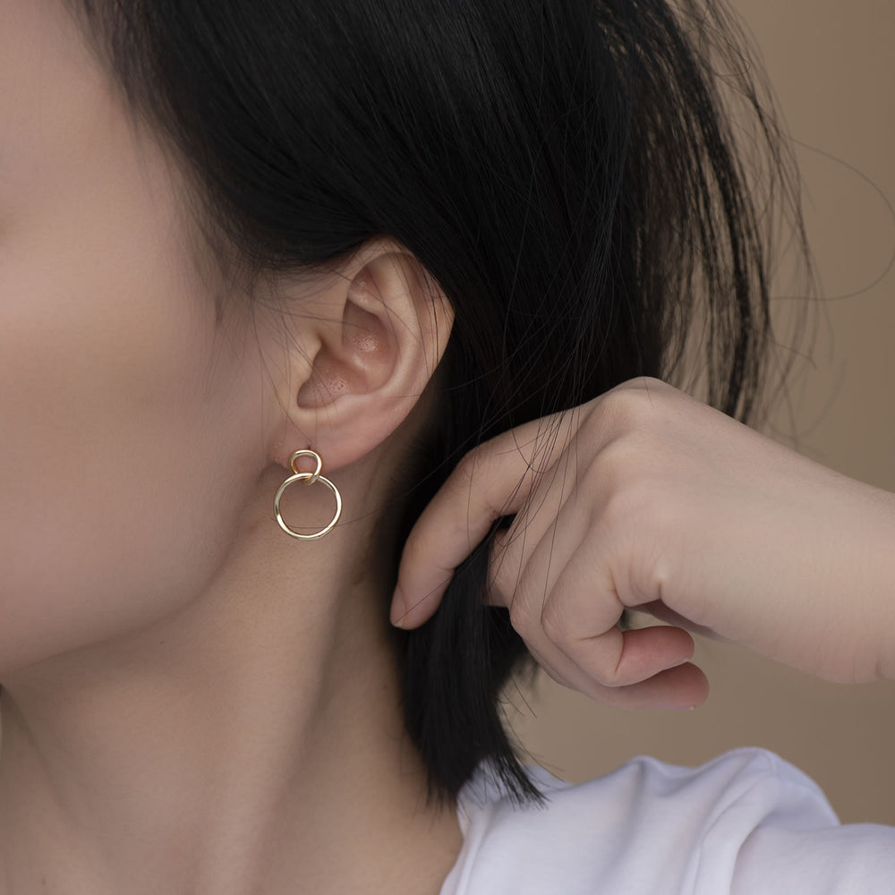 simple double cirlcle earrings dangle