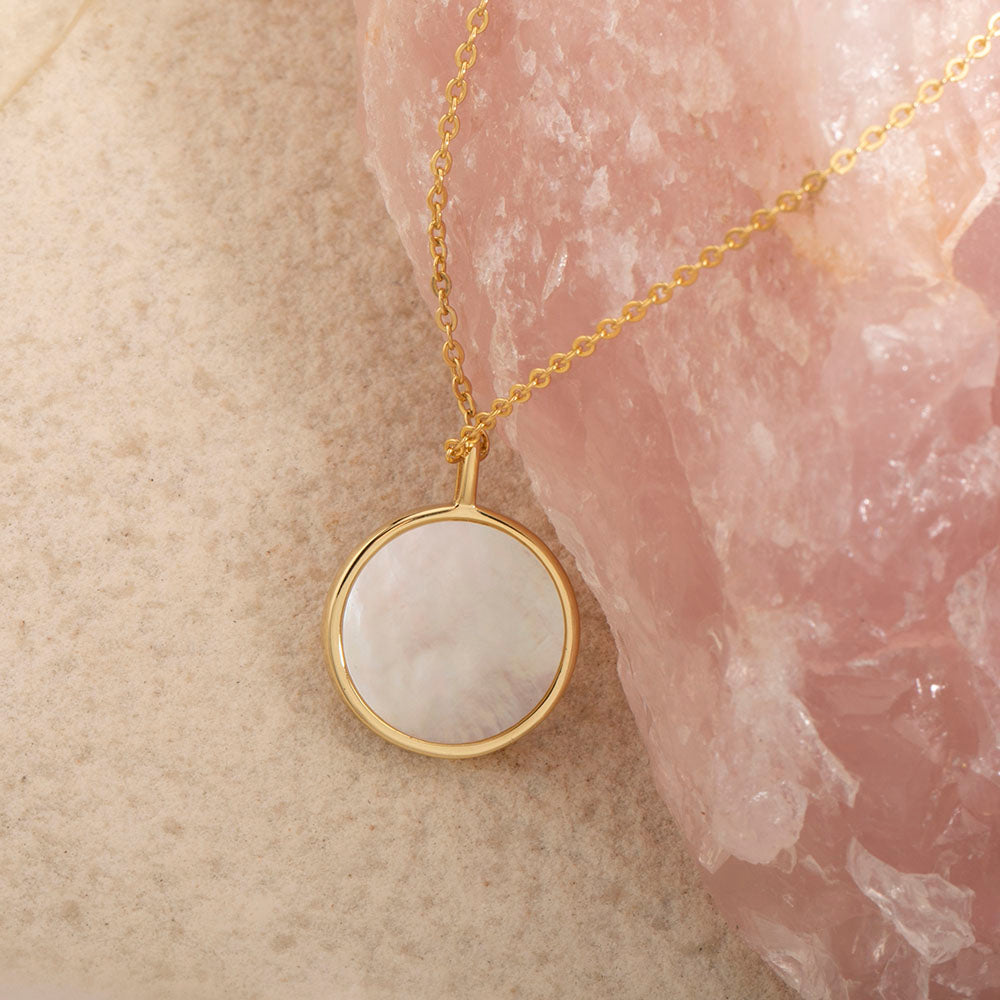 mother of pearl pendant necklace shell necklace